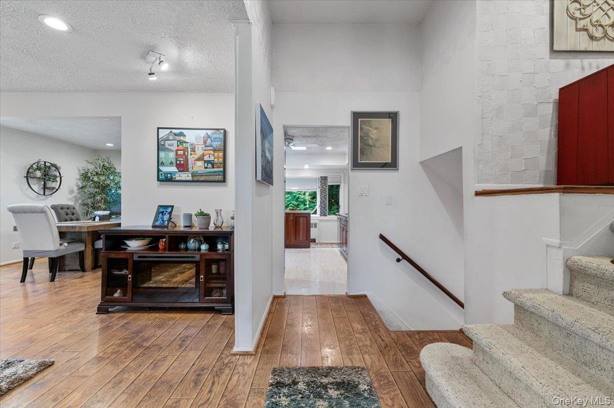 #3 photo, 2 Doone Drive, Syosset , NY 11791