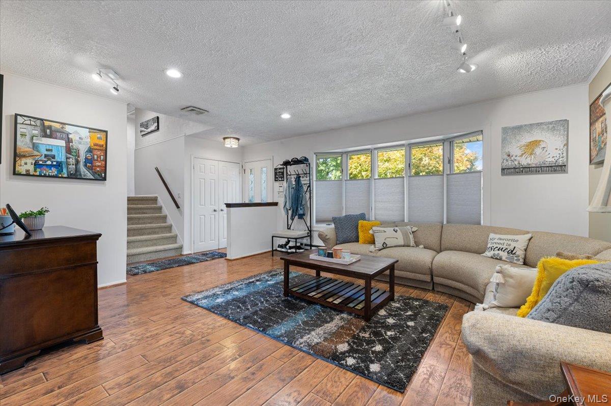 #6 photo, 2 Doone Drive, Syosset , NY 11791