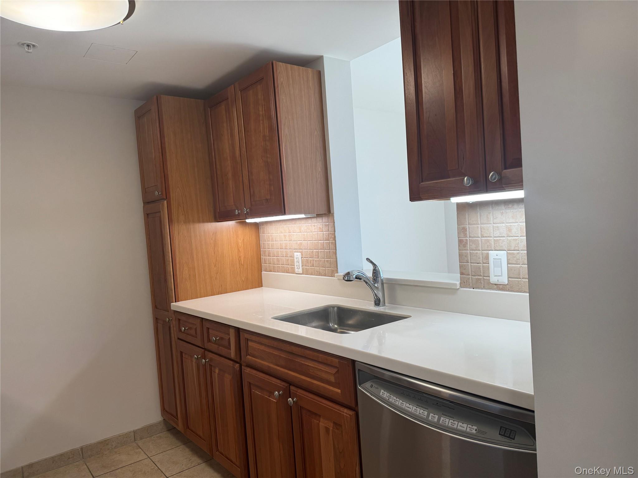 #16 photo, 300 E Overlook, Port Washington , NY 11050