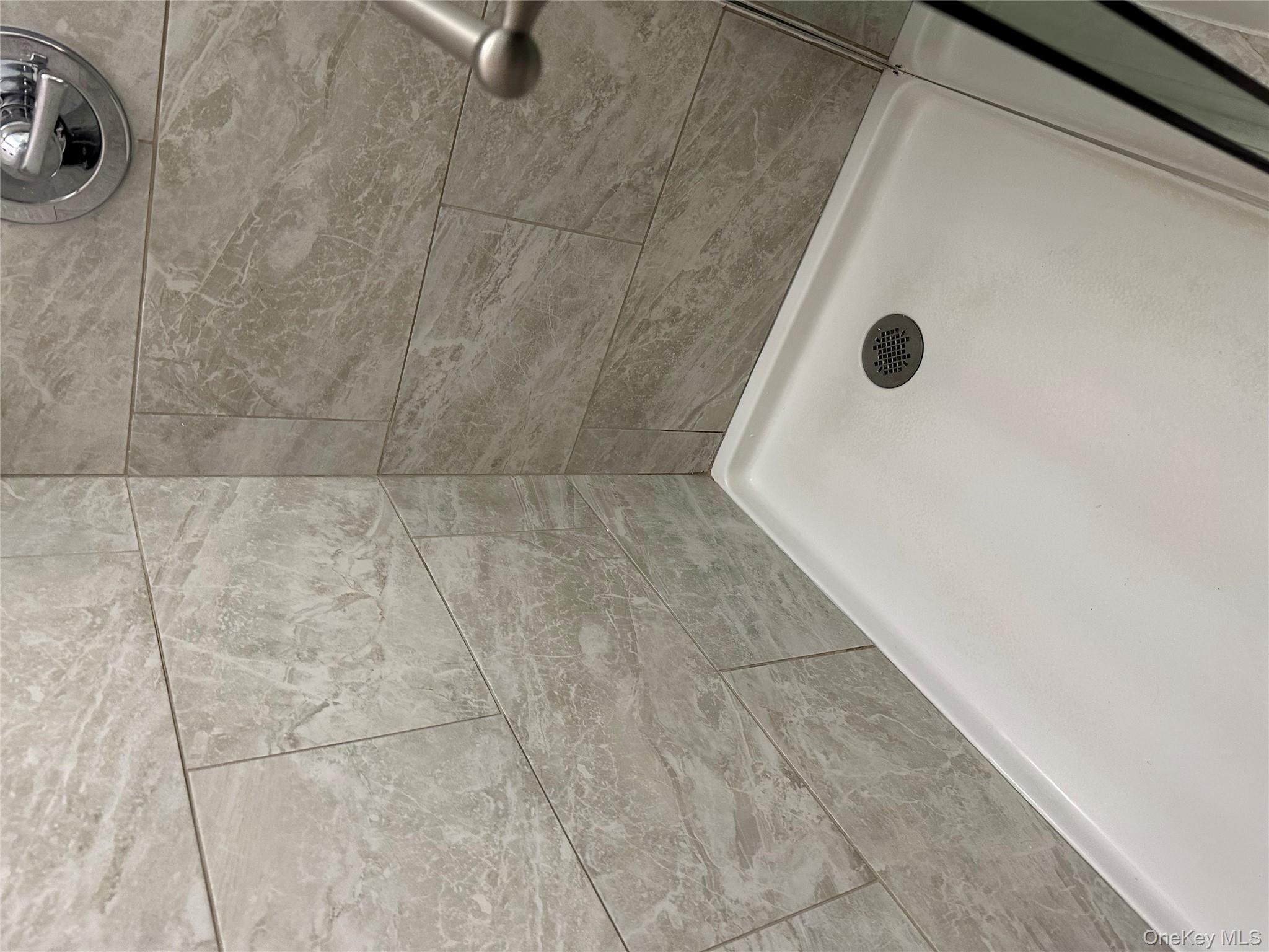 #8 photo, 460 Old Town Road, サフォーク郡 Port Jefferson Station , NY 11776