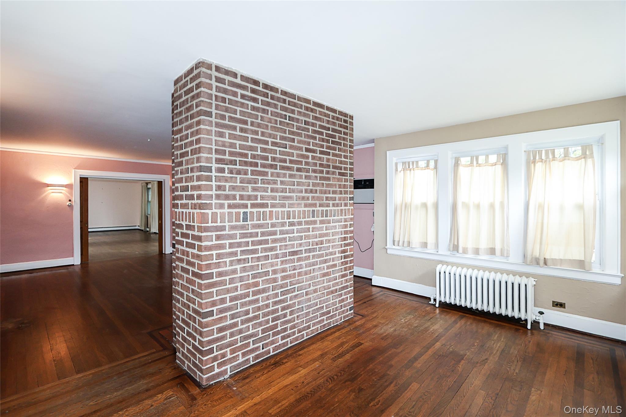 #12 photo, 52-50 Little Neck Parkway, Little Neck , NY 11362