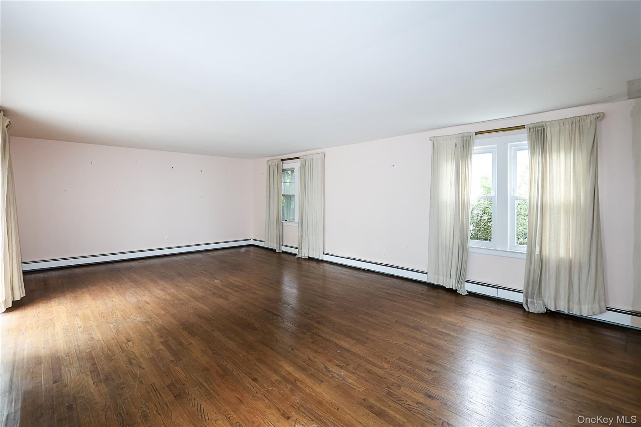 #13 photo, 52-50 Little Neck Parkway, Little Neck , NY 11362