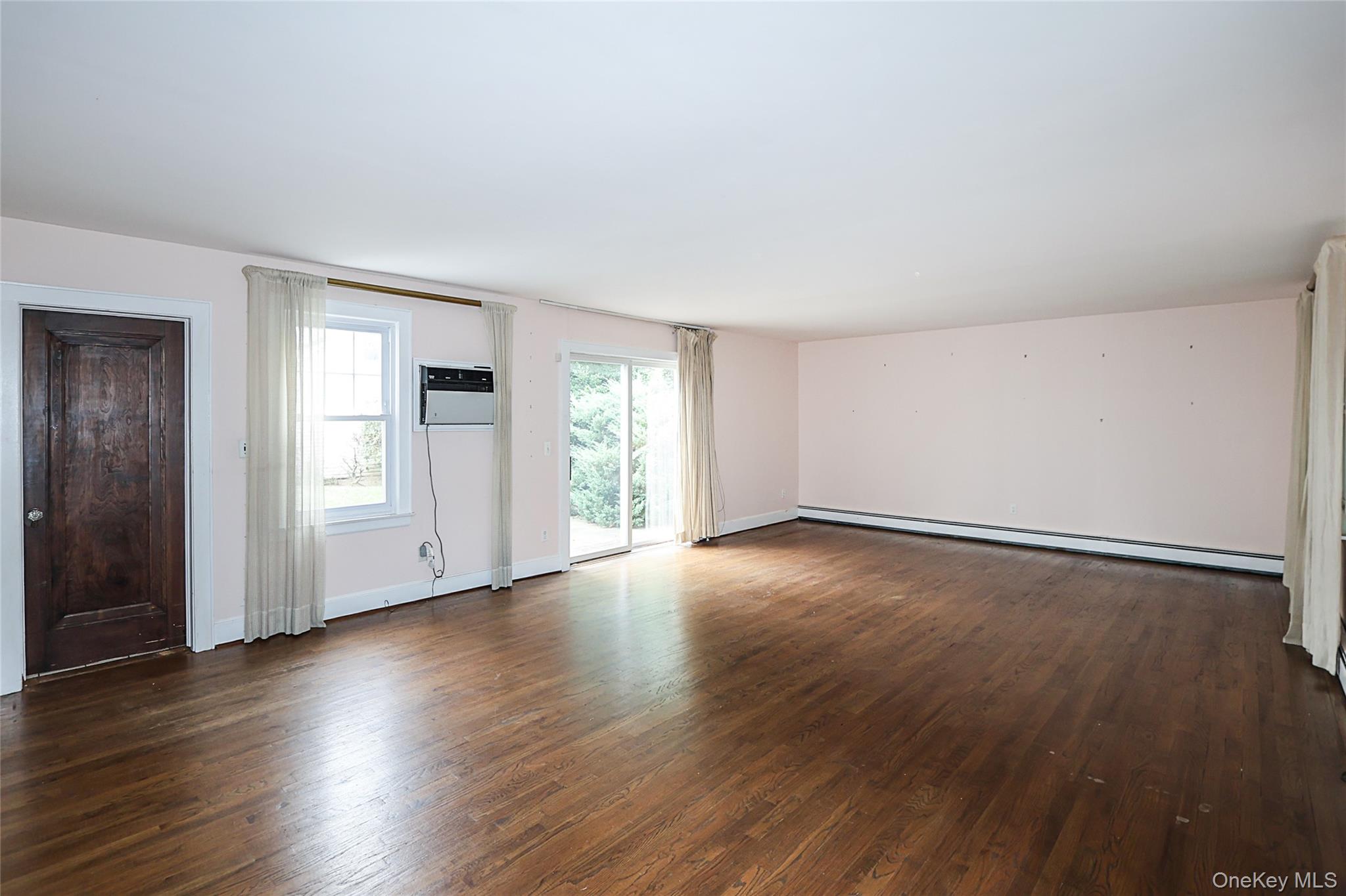 #14 photo, 52-50 Little Neck Parkway, Little Neck , NY 11362