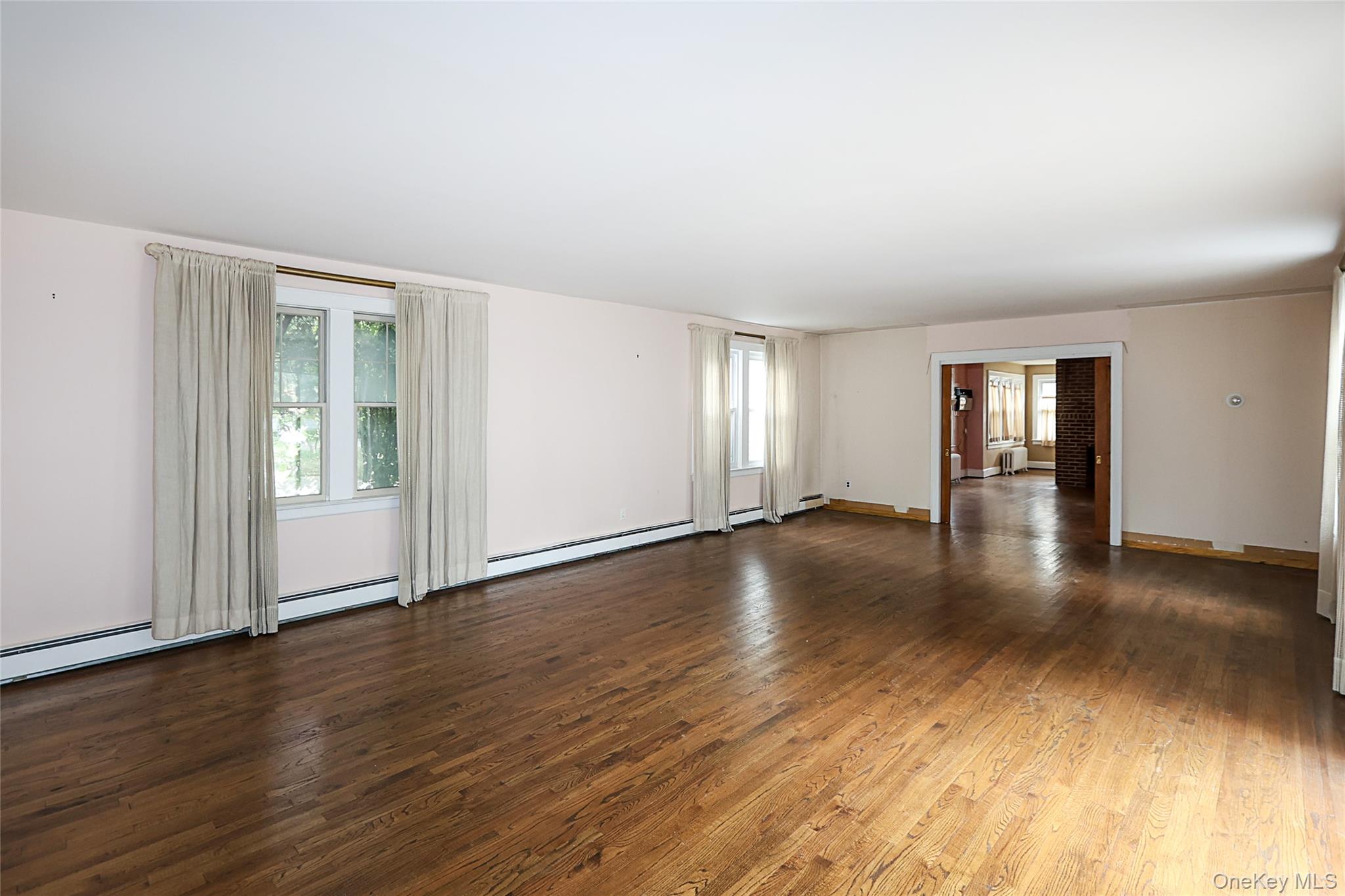 #16 photo, 52-50 Little Neck Parkway, Little Neck , NY 11362