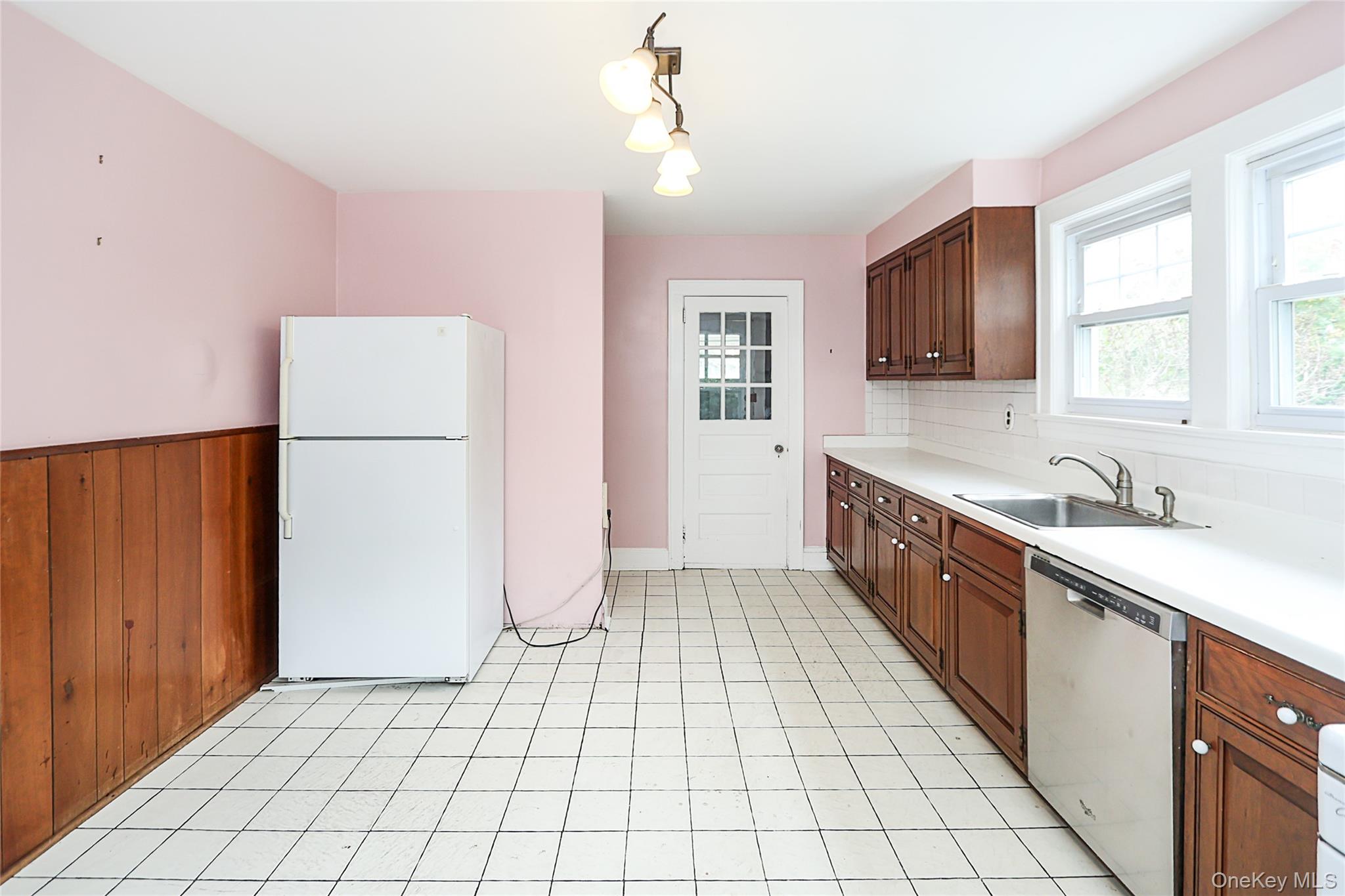 #18 photo, 52-50 Little Neck Parkway, Little Neck , NY 11362