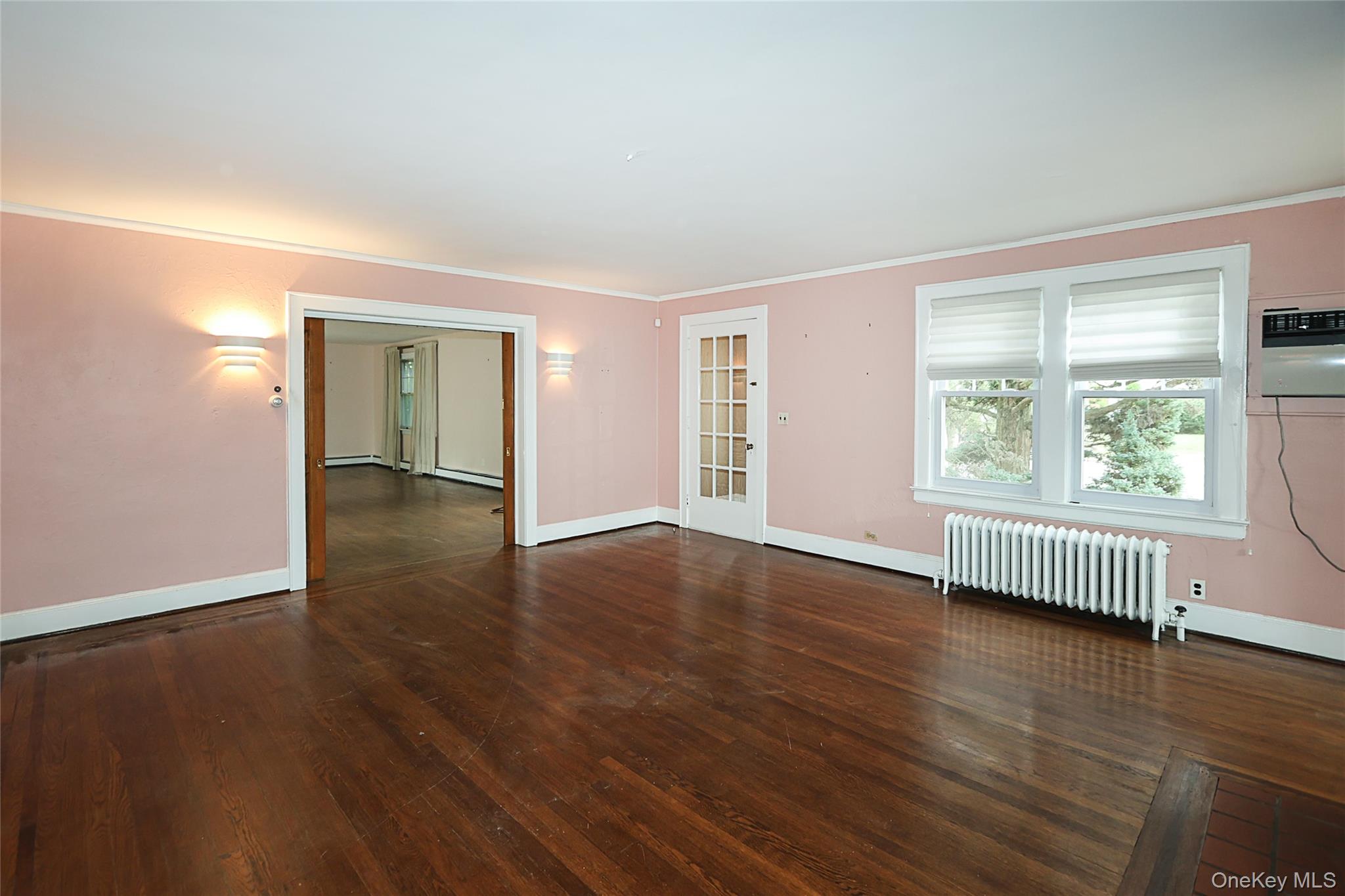 #9 photo, 52-50 Little Neck Parkway, Little Neck , NY 11362