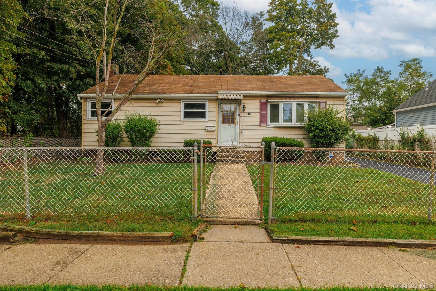 #1 photo, 118 Coolidge Avenue, Amityville , NY 11701