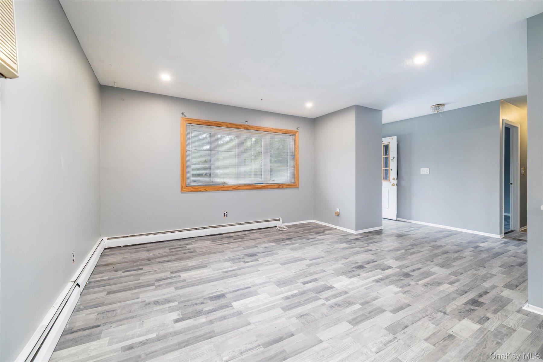 #4 photo, 118 Coolidge Avenue, Amityville , NY 11701