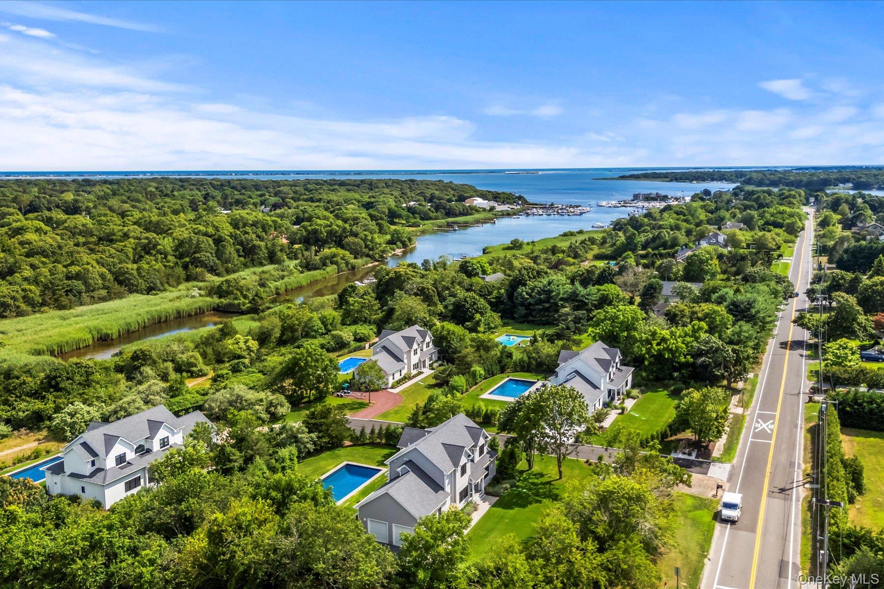 #1 photo, 8A S Bay Avenue, सफ़ोक काउंटी Eastport , NY 11941