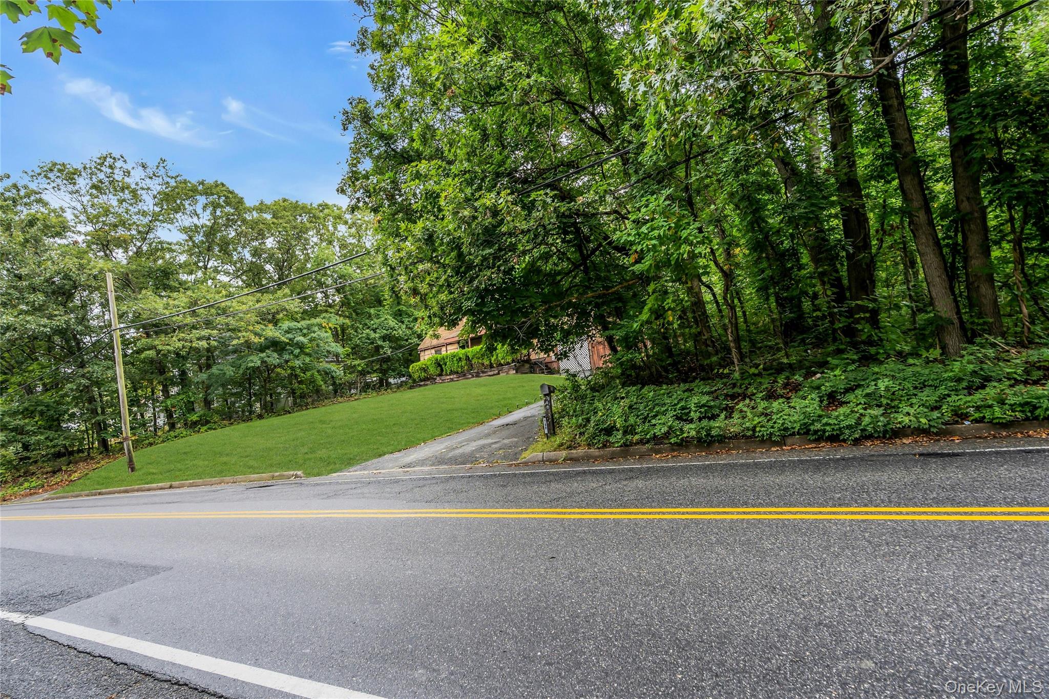 #4 photo, 769 Meadow Road, Smithtown , NY 11787