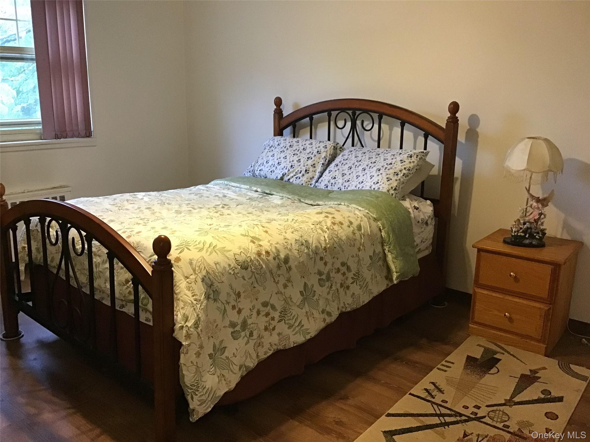 #11 photo, 58-28 251 Street, Little Neck , NY 11362