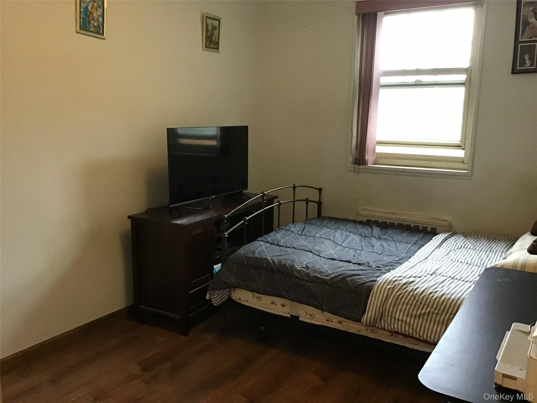 #15 photo, 58-28 251 Street, Little Neck , NY 11362