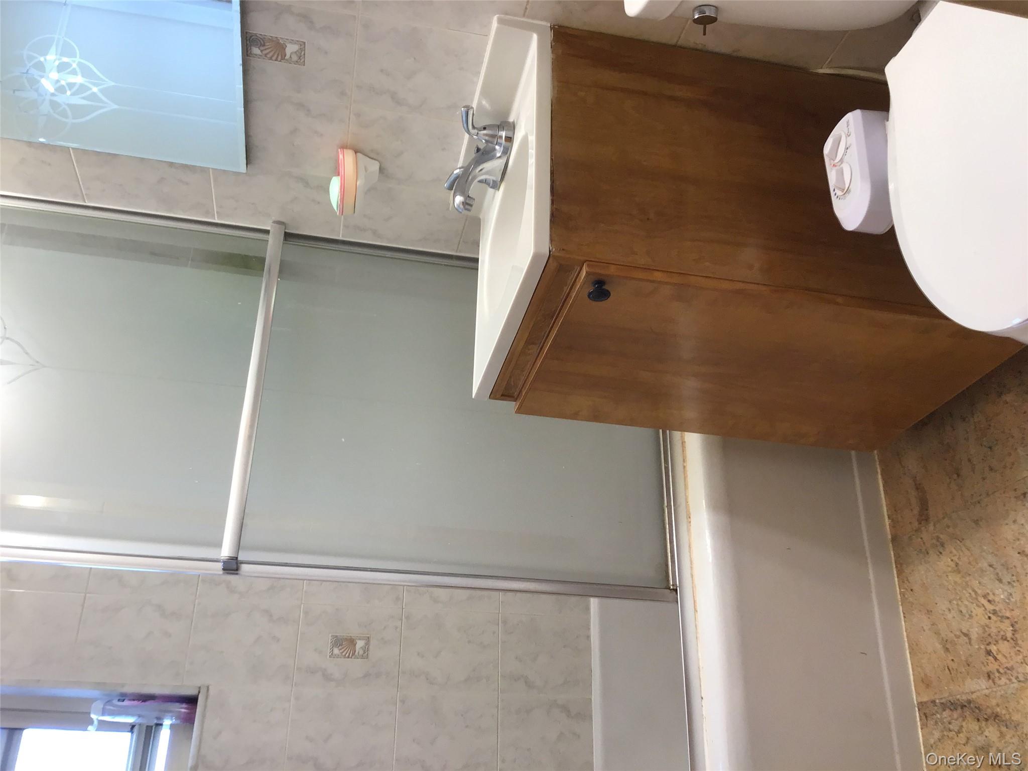 #17 photo, 58-28 251 Street, Little Neck , NY 11362