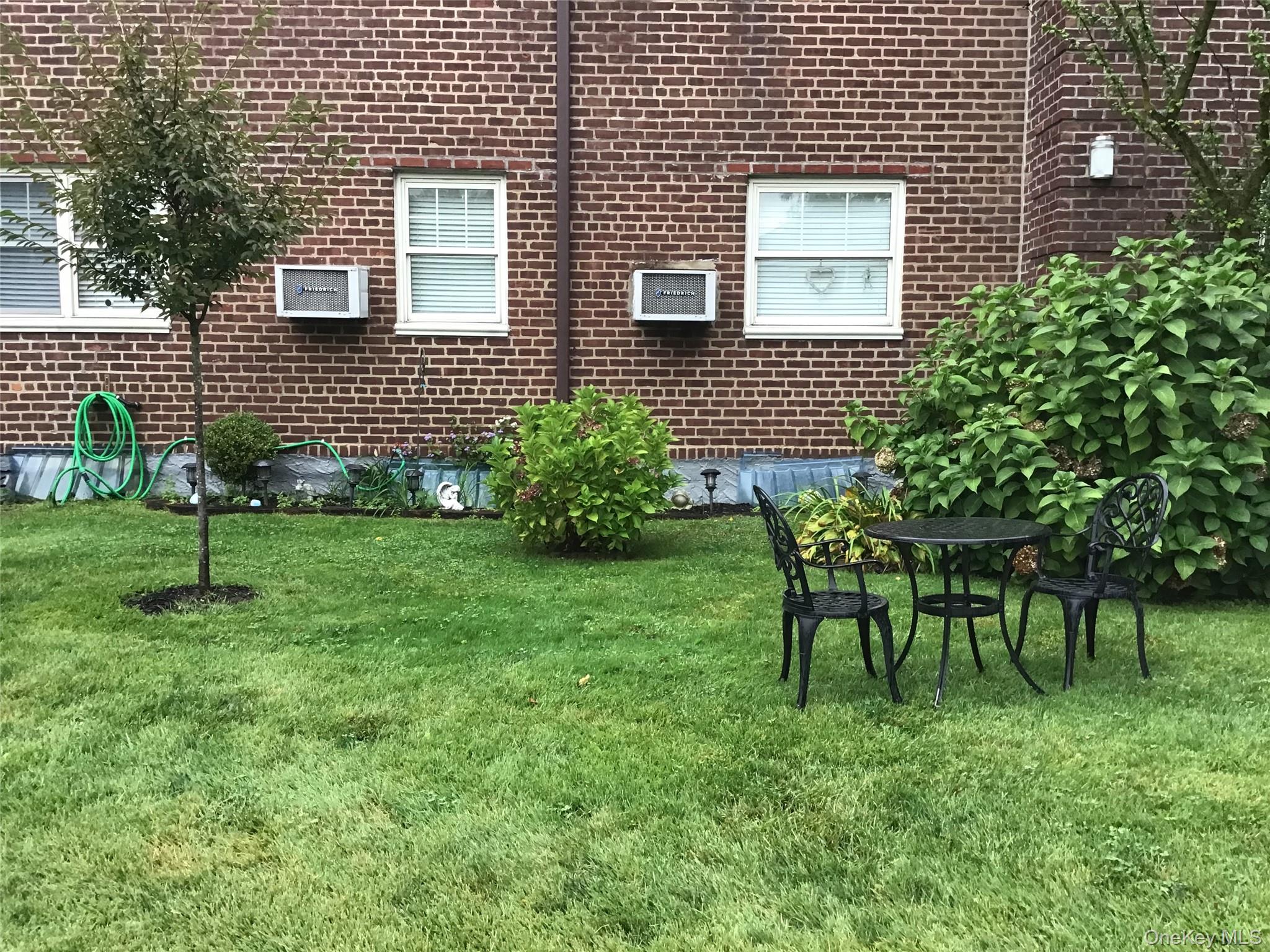 #19 photo, 58-28 251 Street, Little Neck , NY 11362