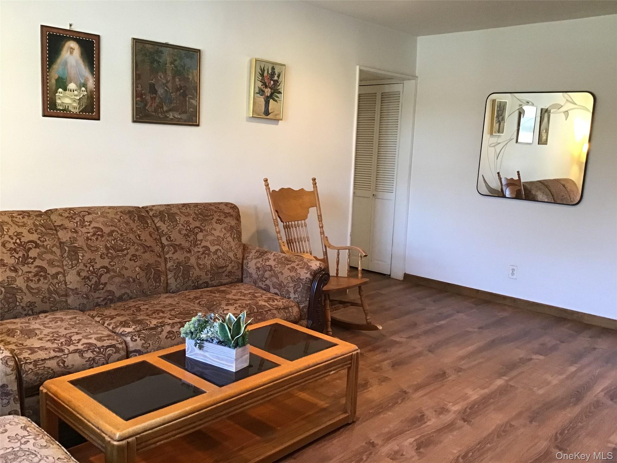 #3 photo, 58-28 251 Street, Little Neck , NY 11362