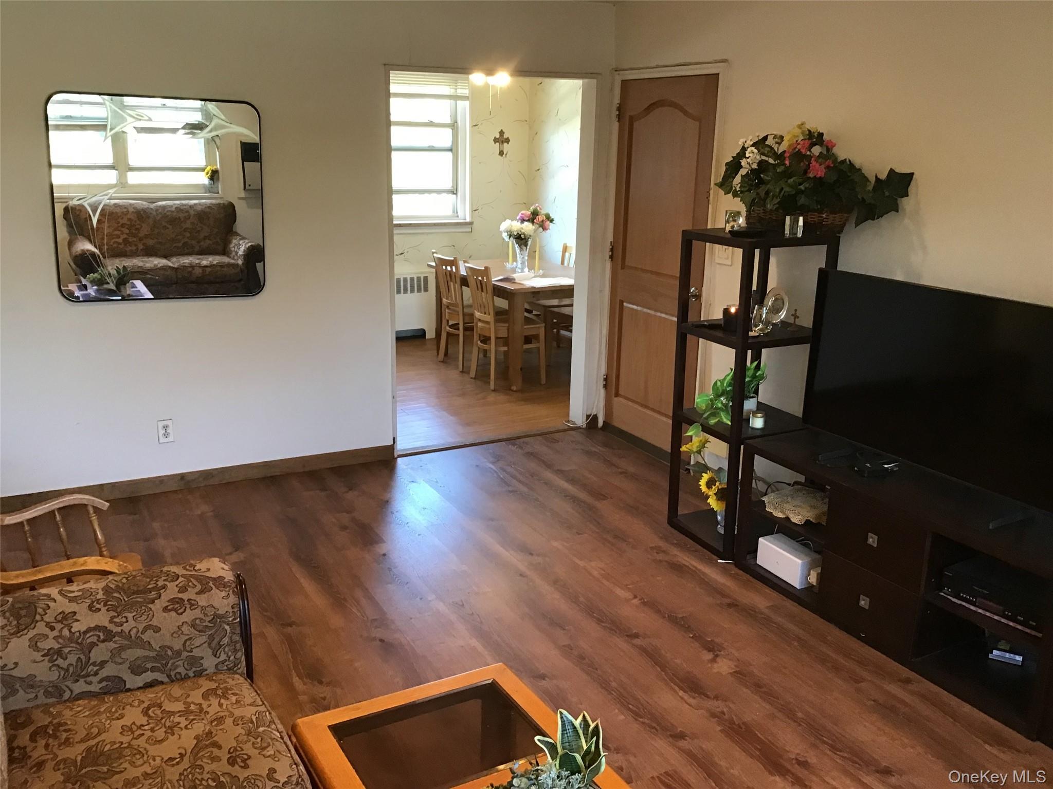 #5 photo, 58-28 251 Street, Little Neck , NY 11362