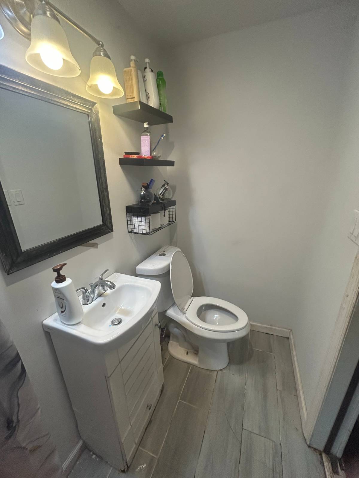 #16 photo, 1459 Manatuck Blvd, Bay Shore , NY 11706