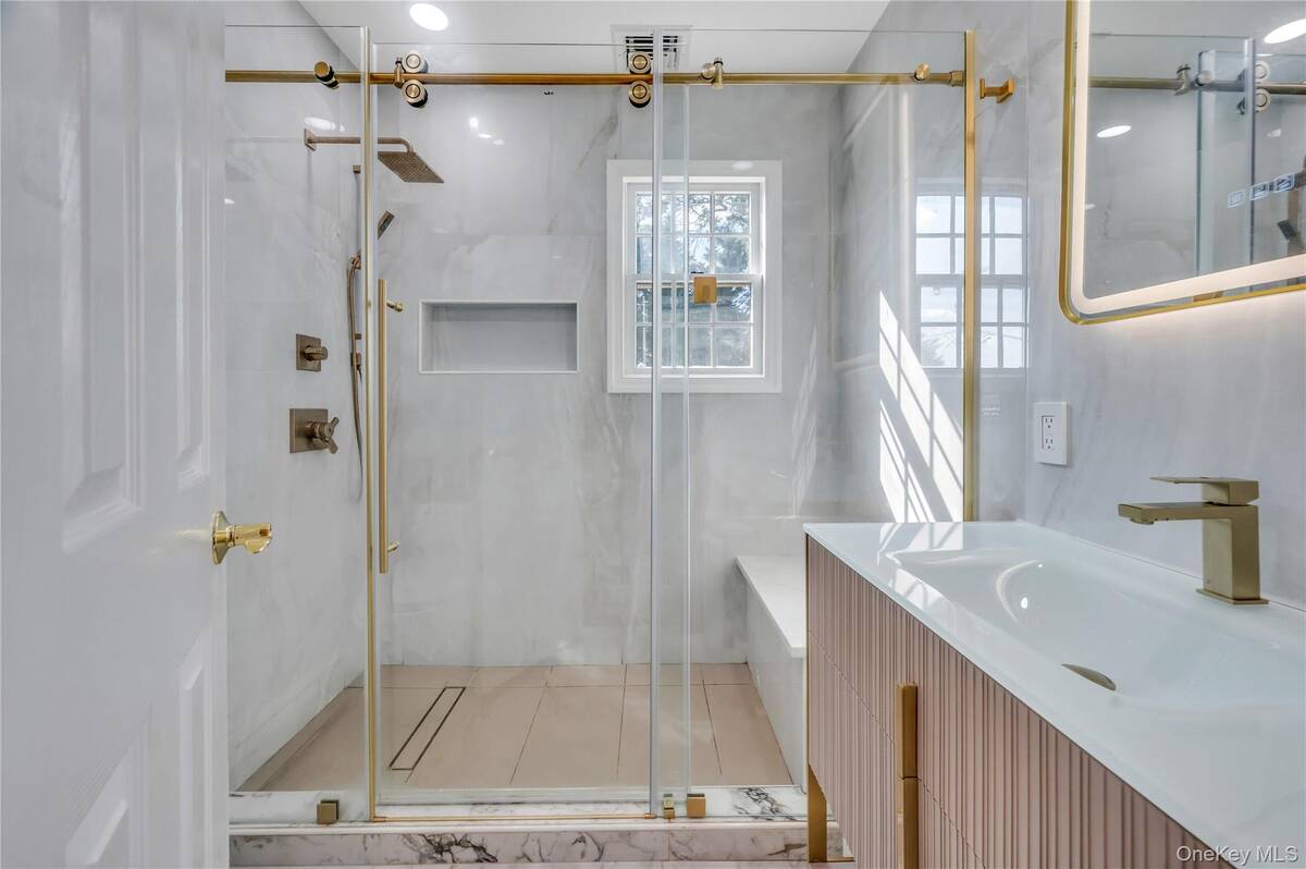 #23 photo, 131 Carol Road, East Meadow , NY 11554