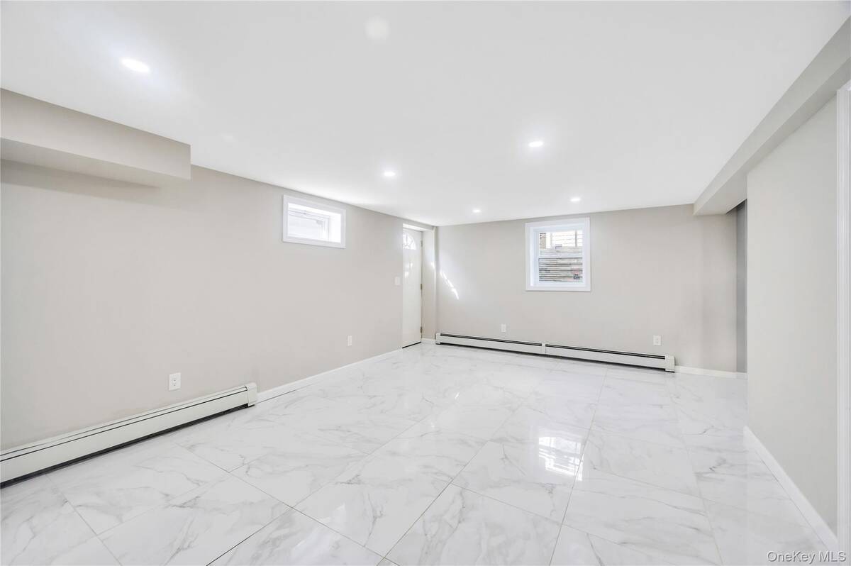 #24 photo, 131 Carol Road, East Meadow , NY 11554