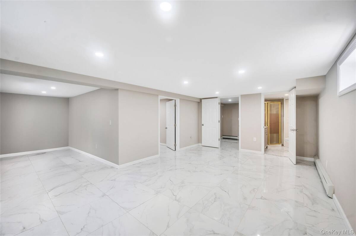 #26 photo, 131 Carol Road, East Meadow , NY 11554