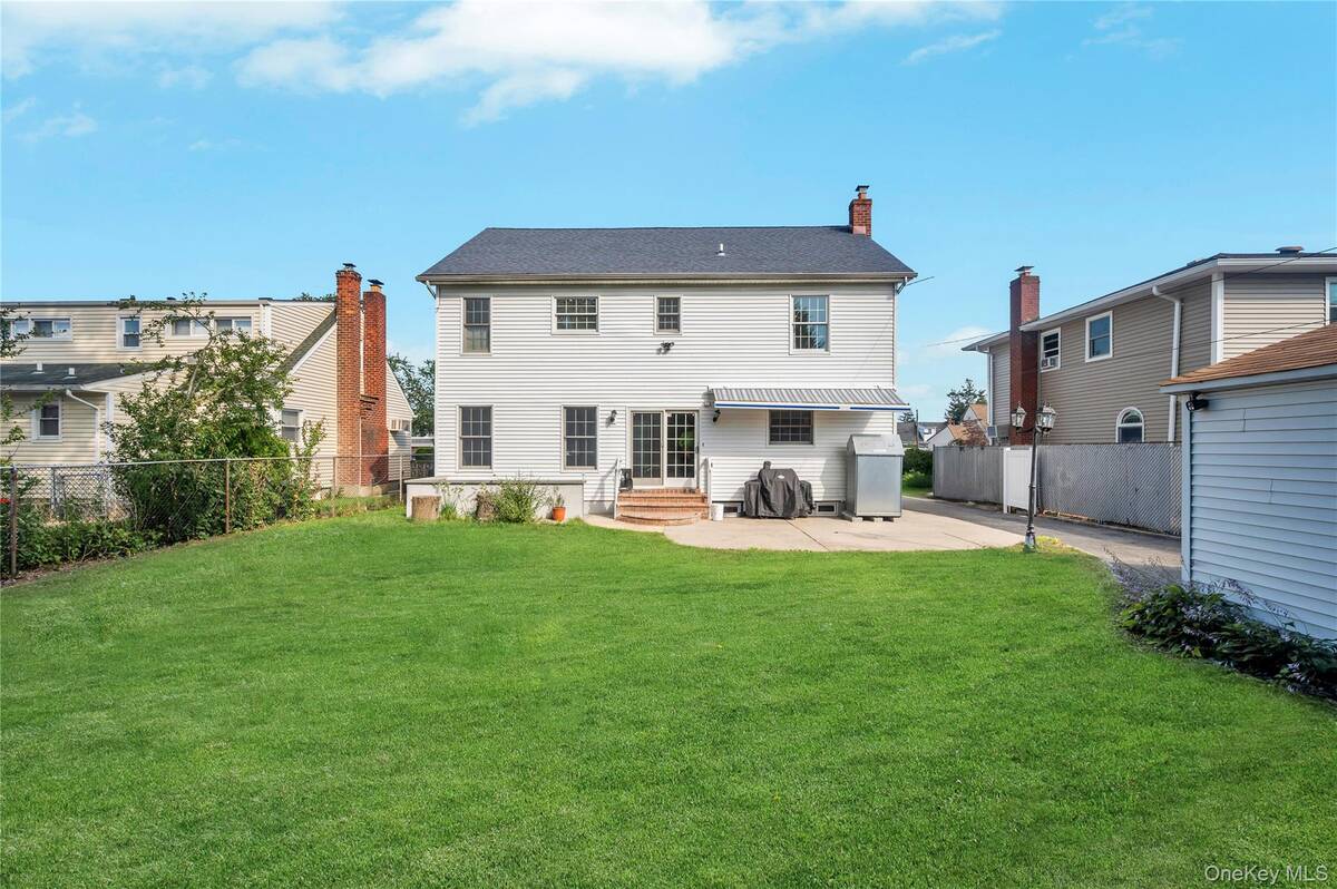 #28 photo, 131 Carol Road, East Meadow , NY 11554