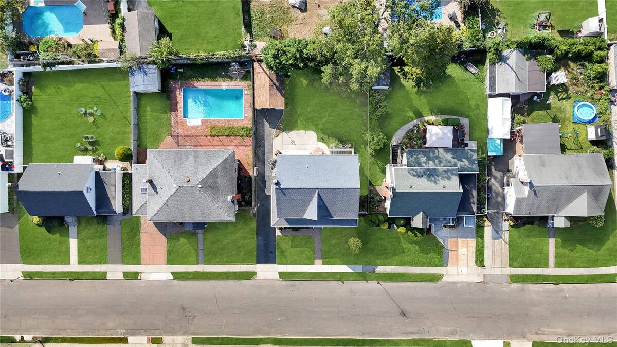 #29 photo, 131 Carol Road, East Meadow , NY 11554