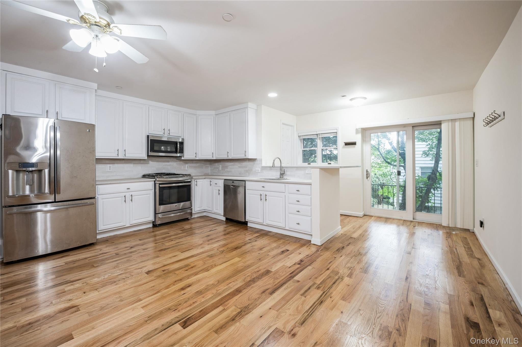 #6 photo, 140 Woodside Avenue, West Harrison , NY 10604