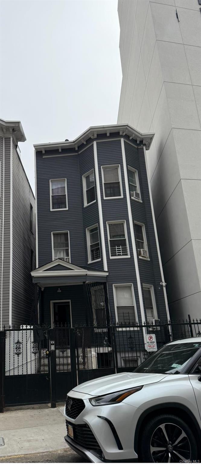 #1 photo, 1956 Anthony Avenue, ブロンクス区 Bronx , NY 10457