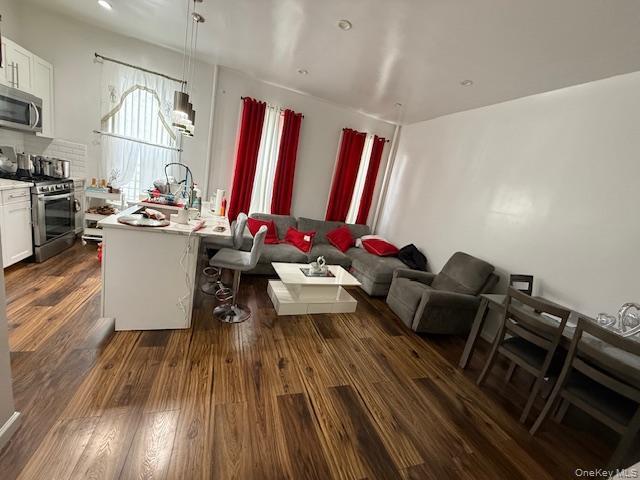 #4 photo, 1956 Anthony Avenue, ブロンクス区 Bronx , NY 10457