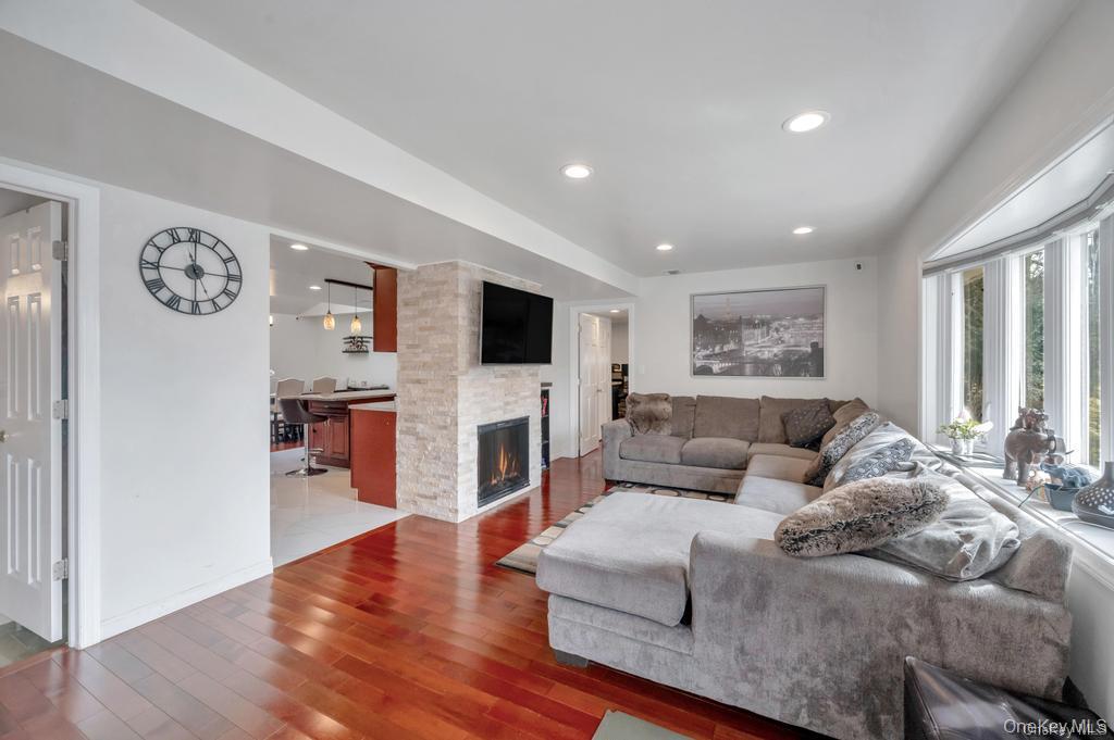 #11 photo, 11 Berry Lane, Hicksville , NY 11801