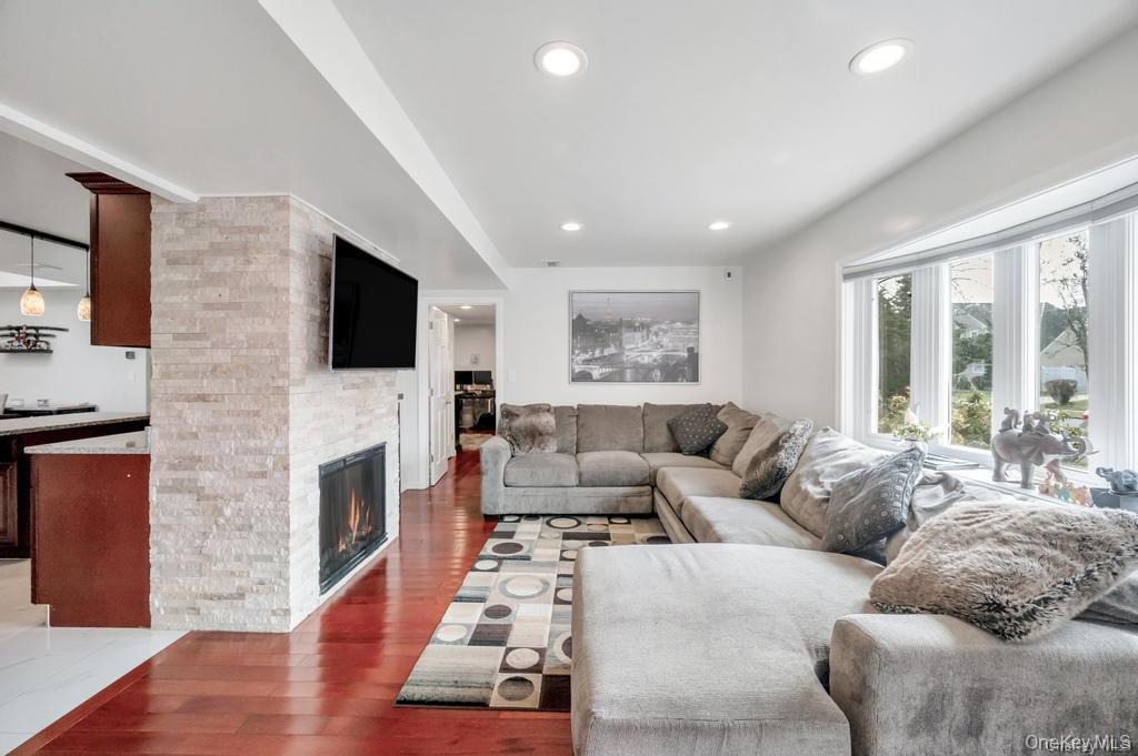 #12 photo, 11 Berry Lane, Hicksville , NY 11801