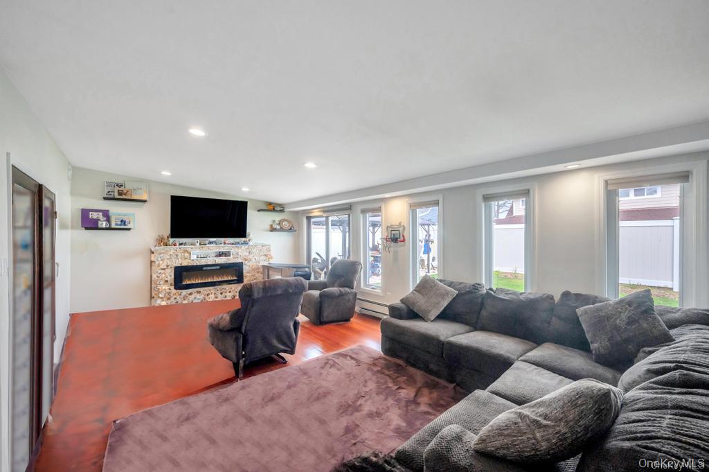 #17 photo, 11 Berry Lane, Hicksville , NY 11801