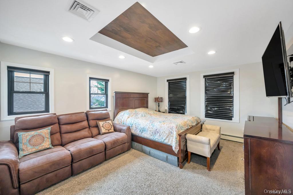 #19 photo, 11 Berry Lane, Hicksville , NY 11801