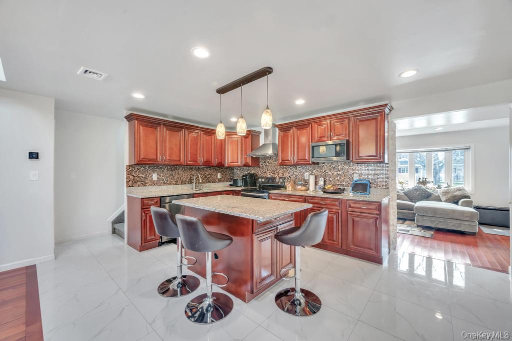 #3 photo, 11 Berry Lane, Hicksville , NY 11801