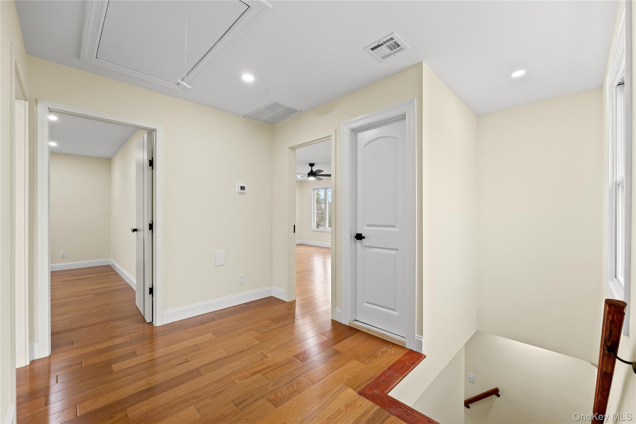 #12 photo, 4 S 11th Street, New Hyde Park , NY 11040