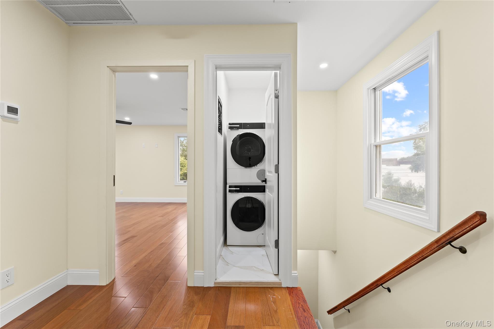 #13 photo, 4 S 11th Street, New Hyde Park , NY 11040