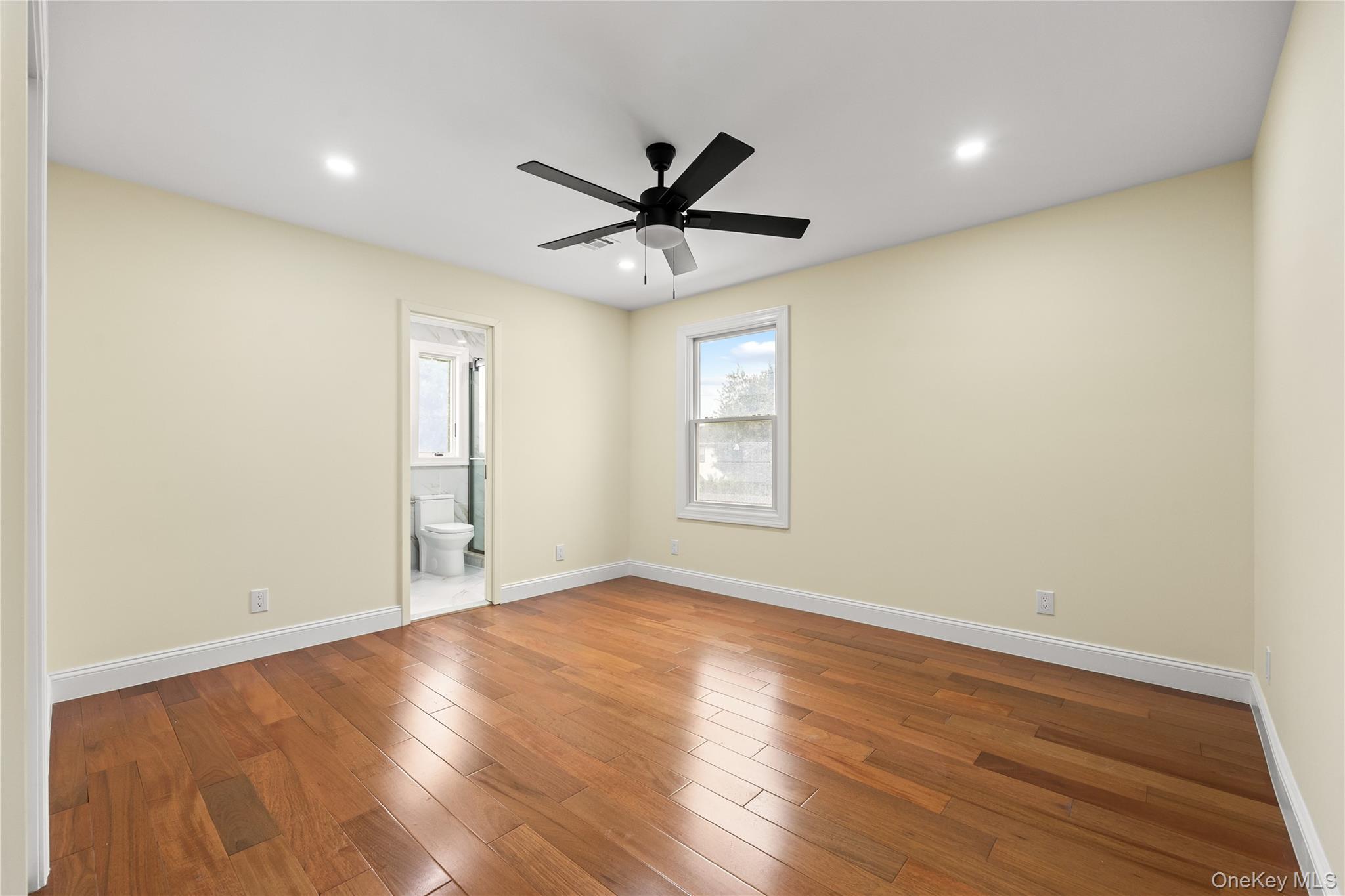 #16 photo, 4 S 11th Street, New Hyde Park , NY 11040