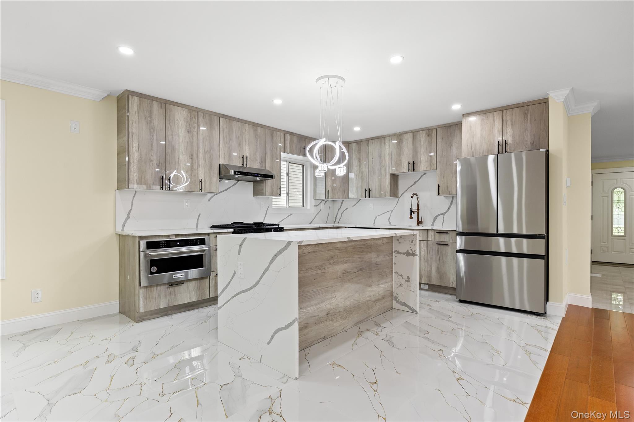 #8 photo, 4 S 11th Street, New Hyde Park , NY 11040