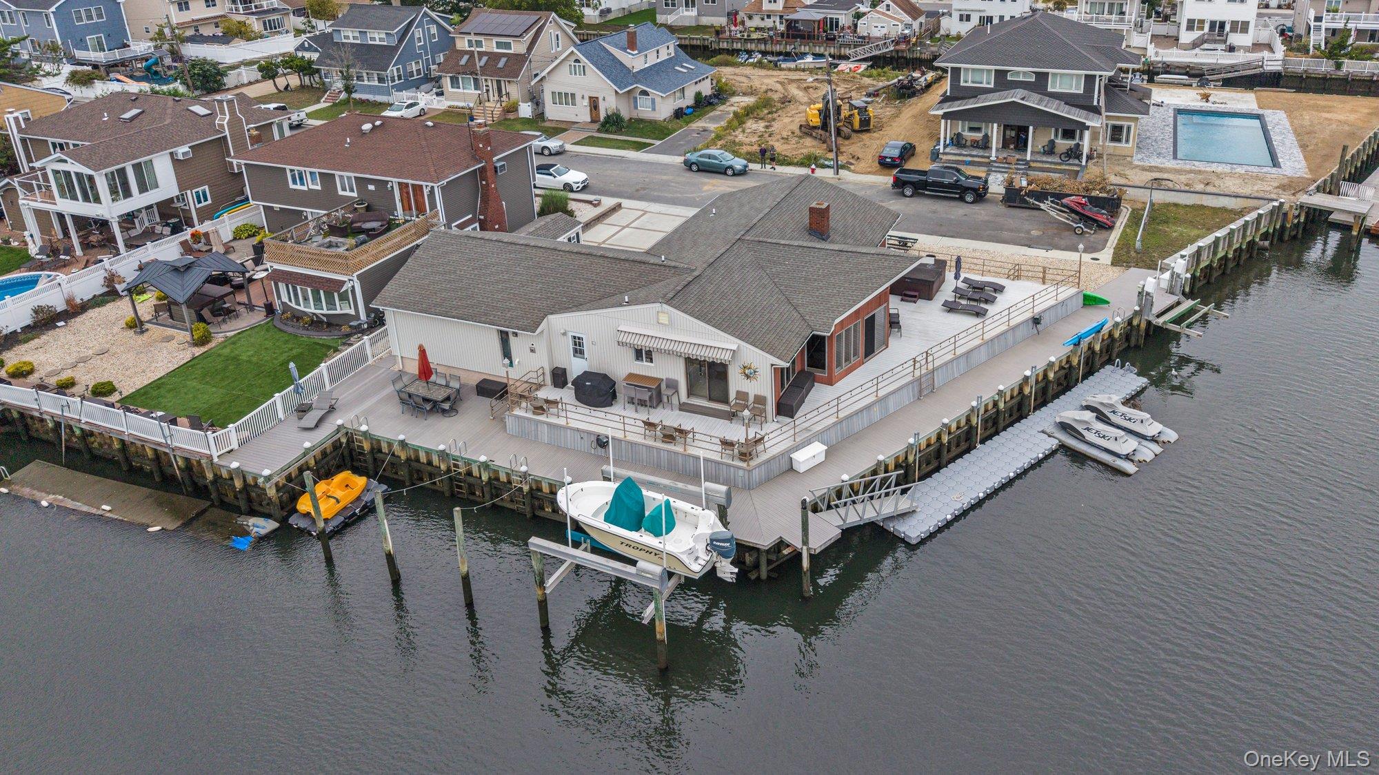 #2 photo, 1130 Hayes Place, नासाउ काउंटी Baldwin Harbor , NY 11510