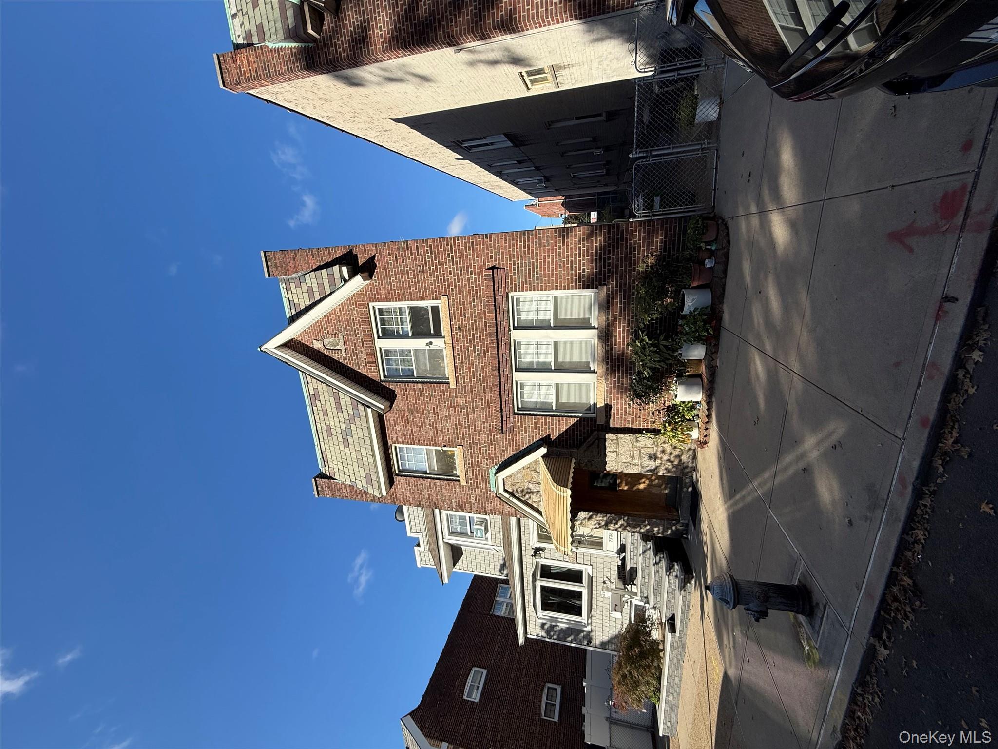 #1 photo, 7734 74th Street, कुईंस Glendale , NY 11385