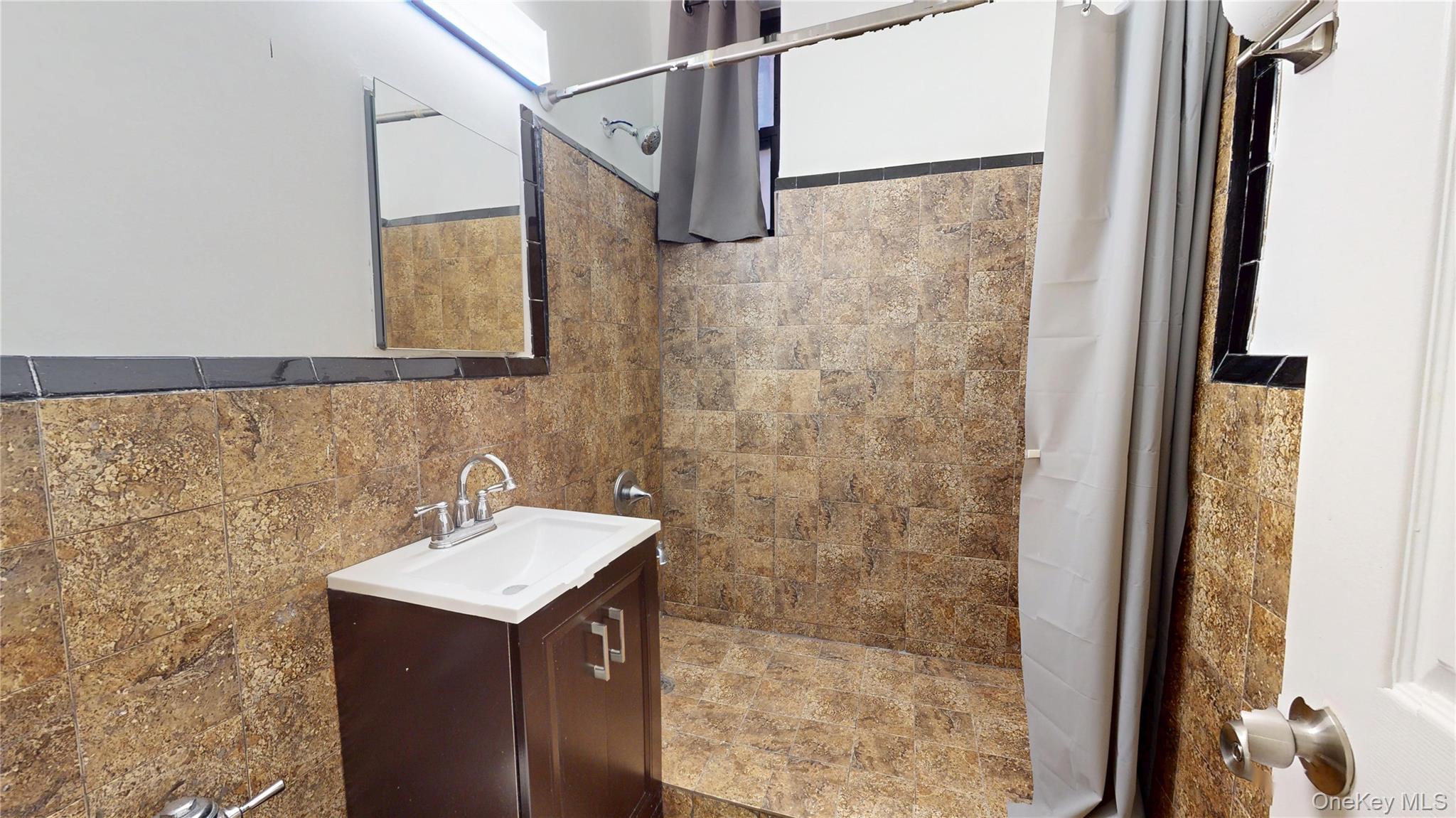 #4 photo, 83-40 Austin Street, Kew Gardens , NY 11425