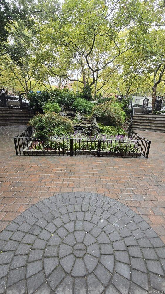 #2 photo, 64-35 Yellowstone Boulevard, クイーンズ区 Forest Hills , NY 11375