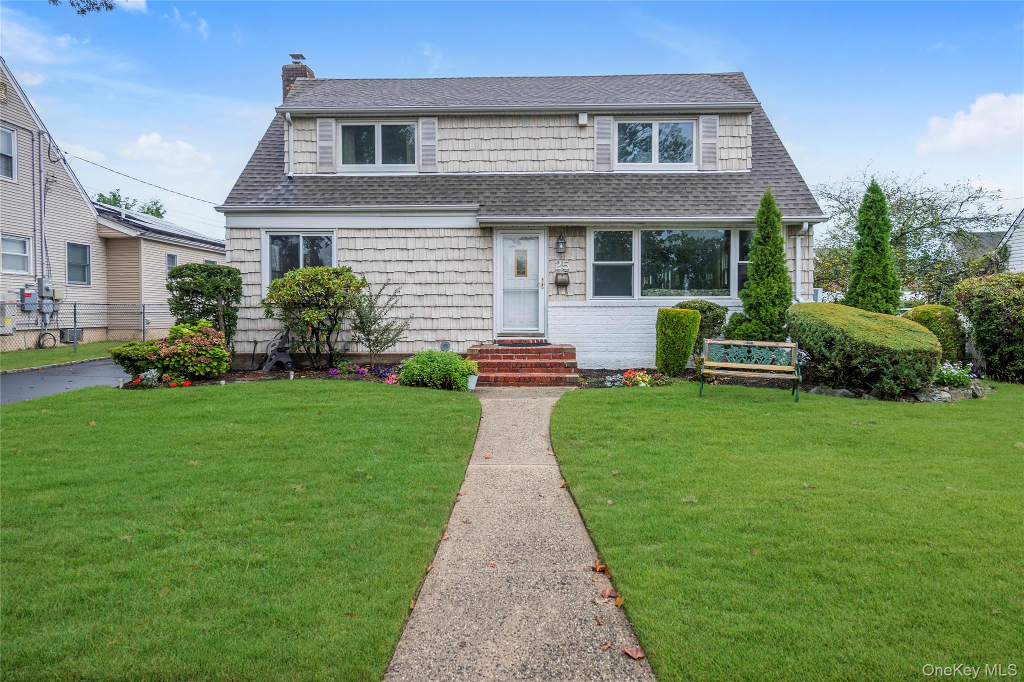 #1 photo, 25 Campbell Street, New Hyde Park , NY 11040