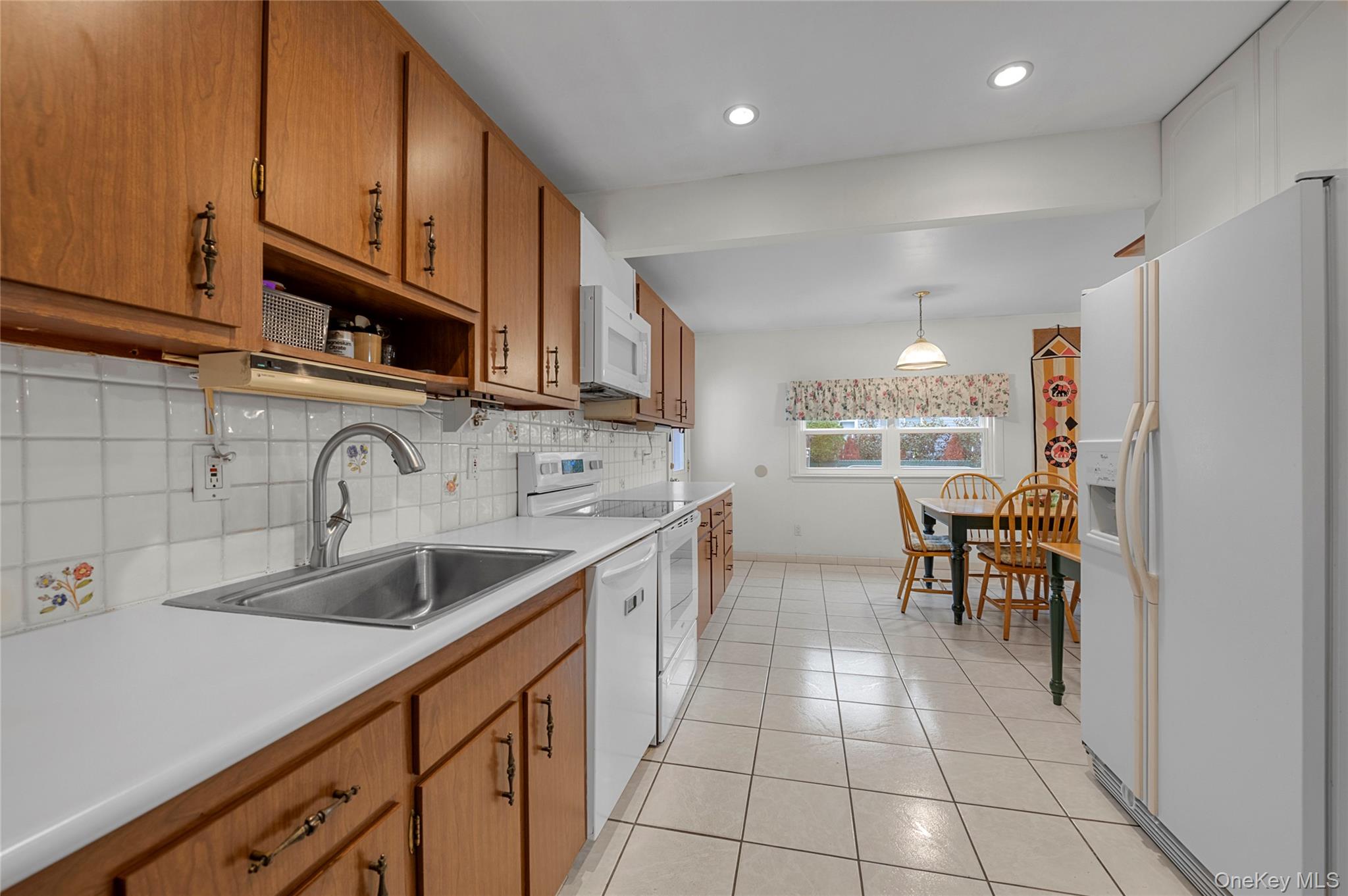 #8 photo, 25 Campbell Street, New Hyde Park , NY 11040