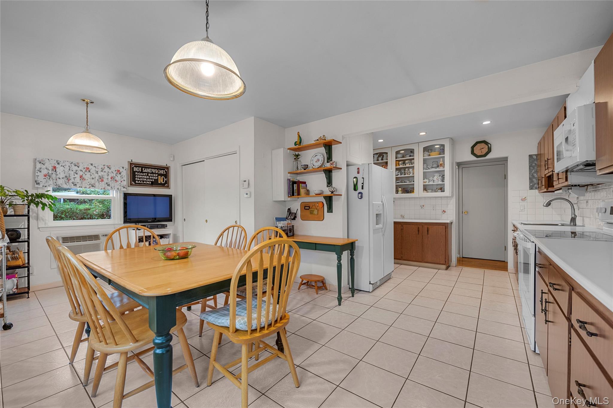 #9 photo, 25 Campbell Street, New Hyde Park , NY 11040