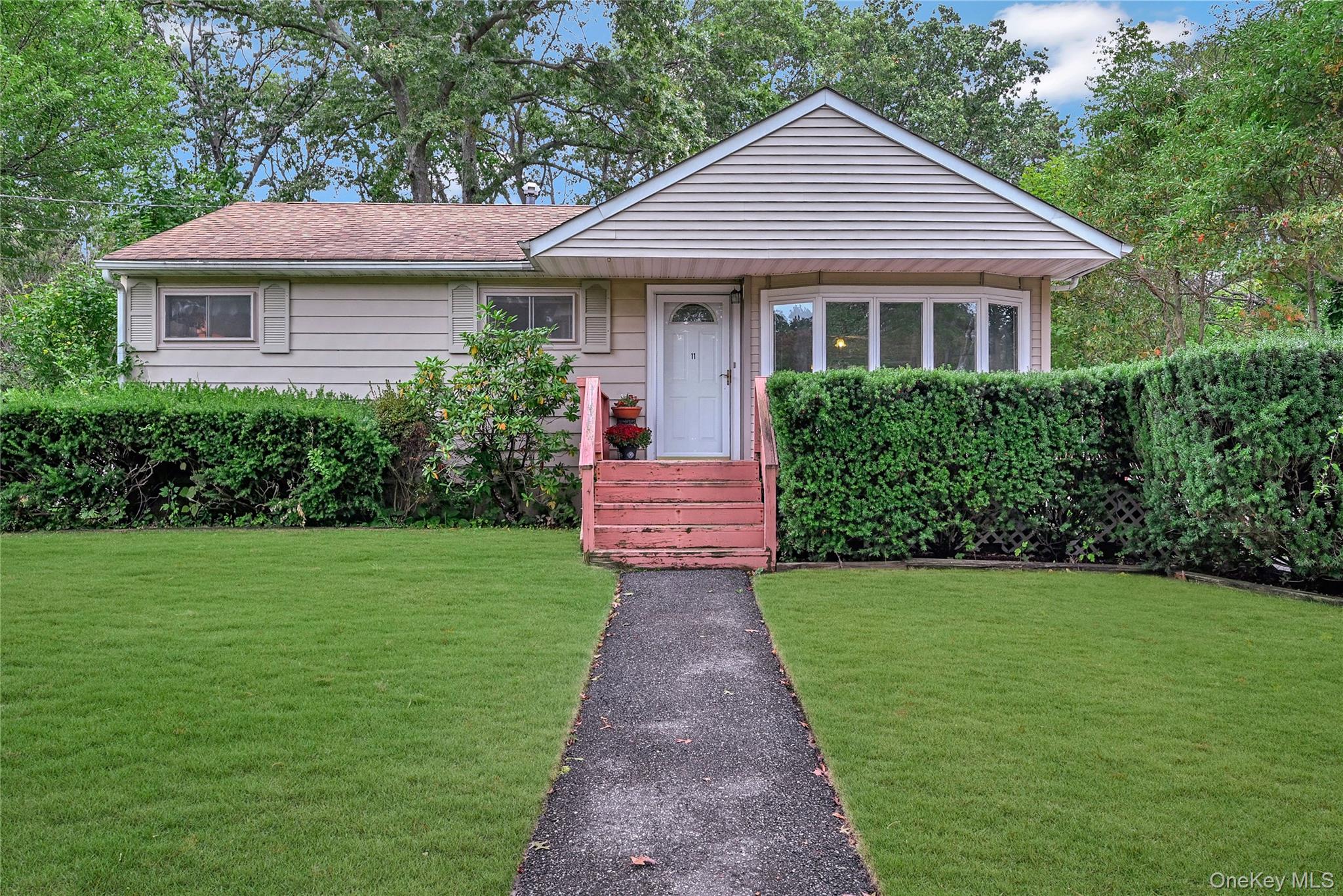 #1 photo, 11 Fox Lane, サフォーク郡 Shoreham , NY 11786