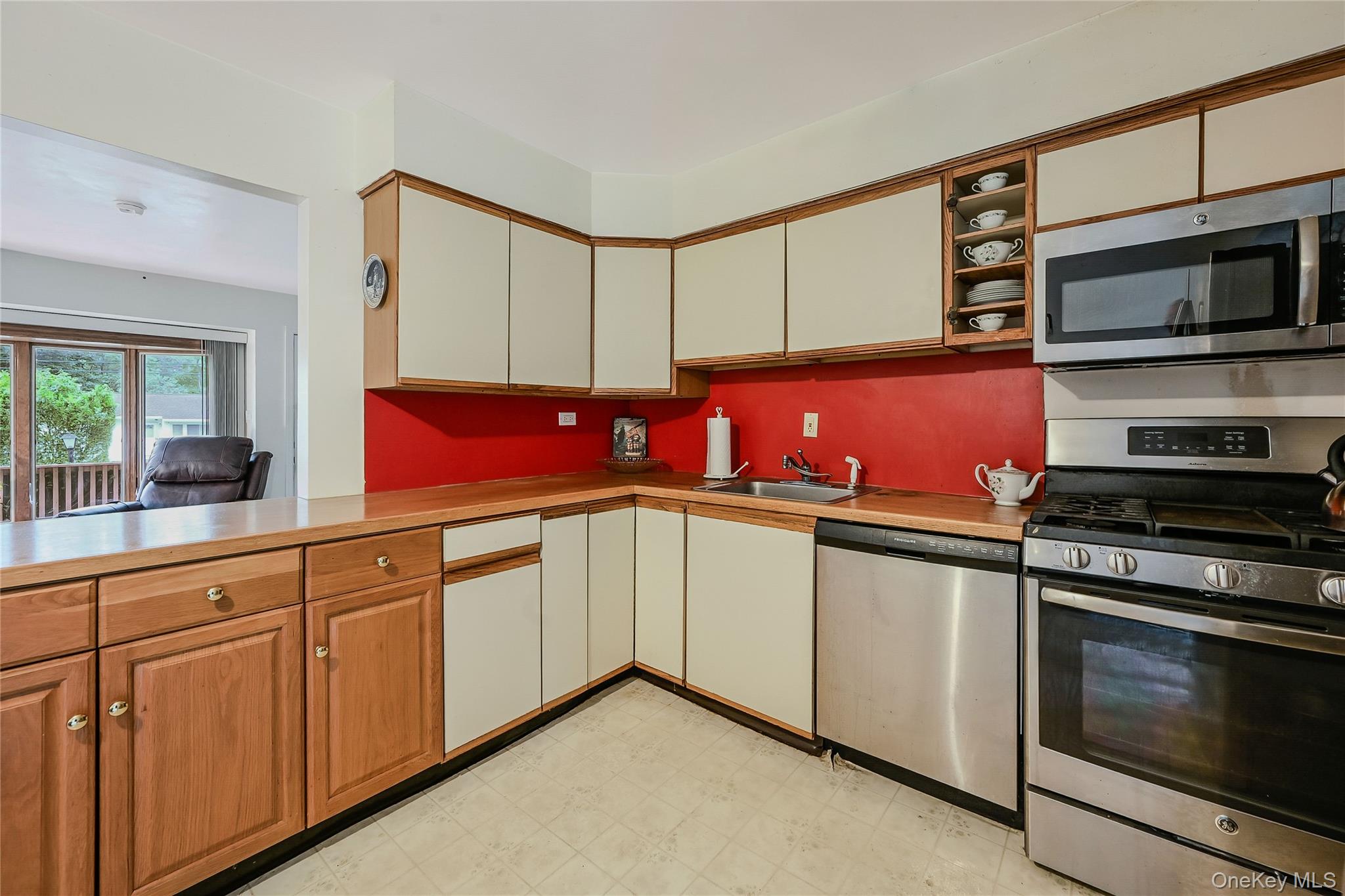 #7 photo, 11 Fox Lane, サフォーク郡 Shoreham , NY 11786