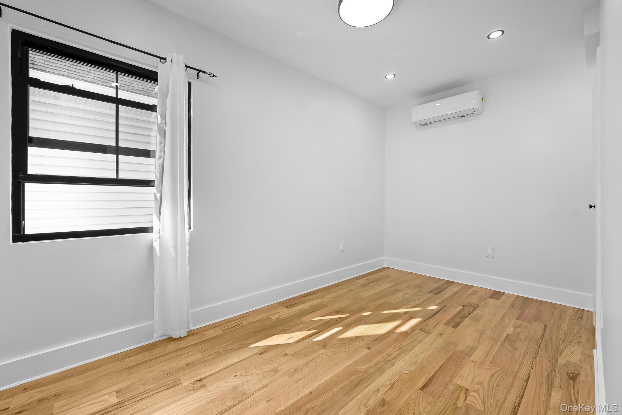 #14 photo, 91-35 71st Avenue, Forest Hills , NY 11375