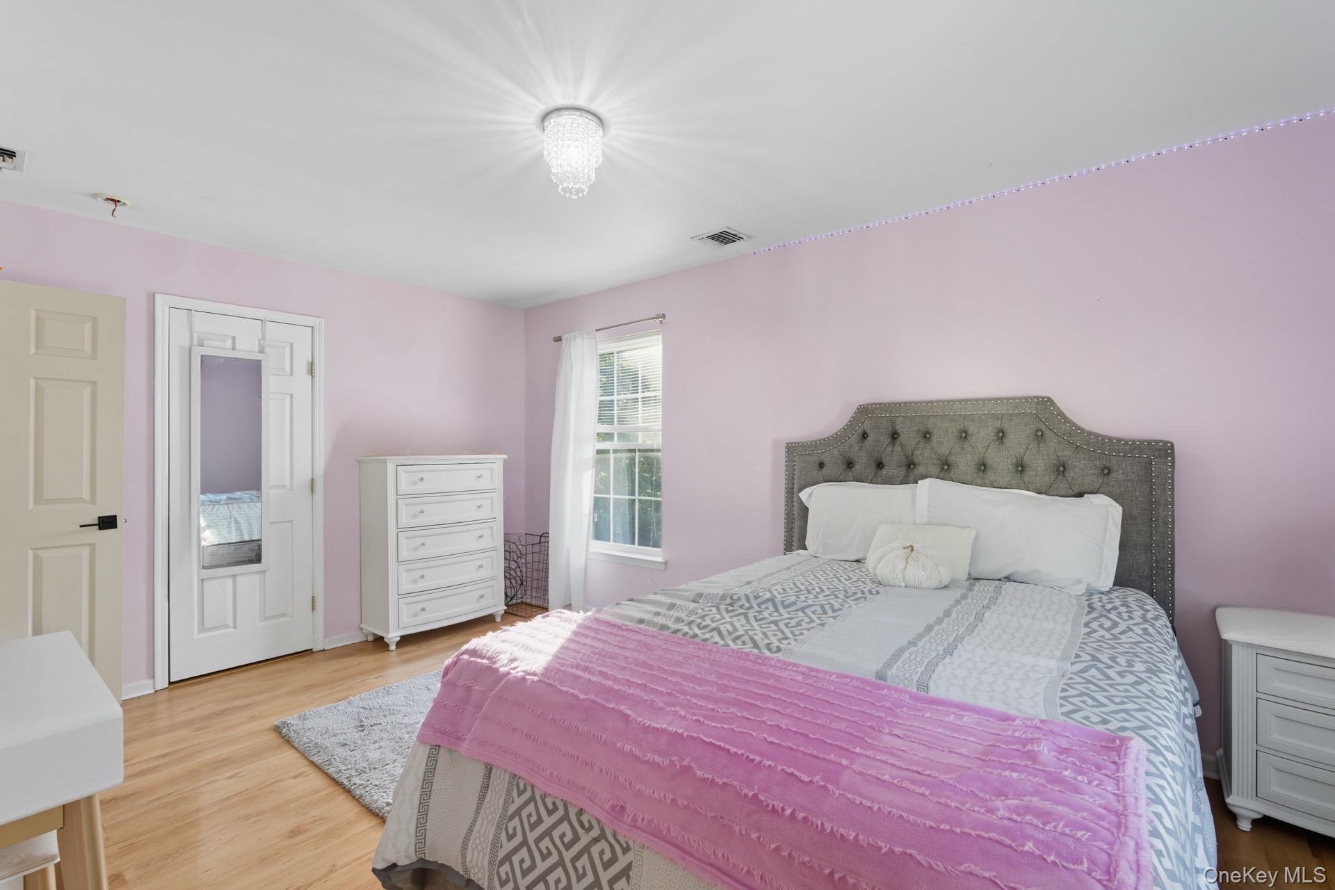 #14 photo, 42 Biltmore Drive, サフォーク郡 Mastic Beach , NY 11951