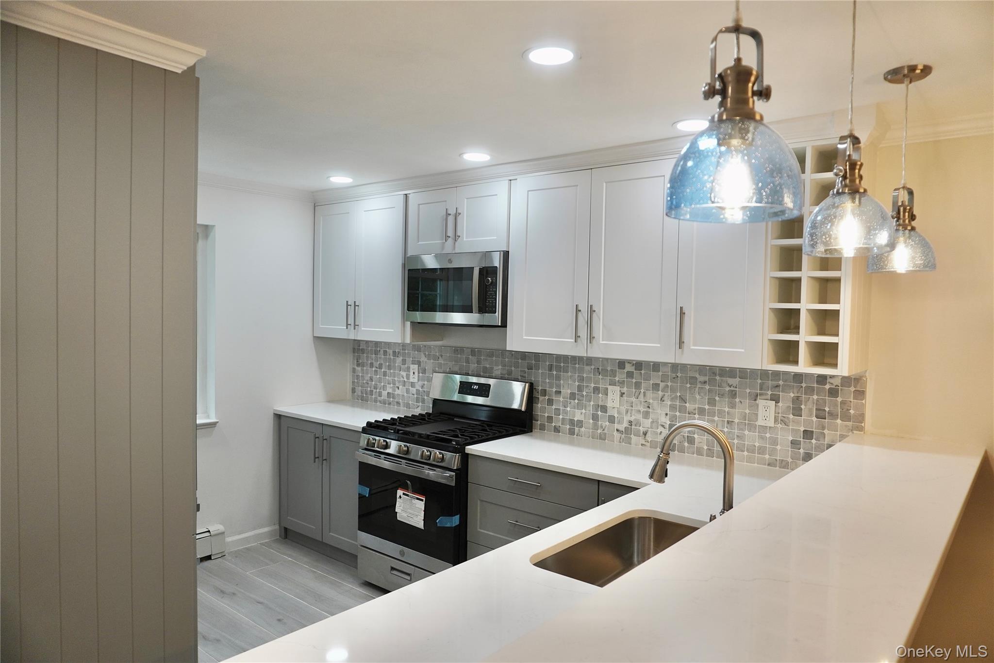 #2 photo, 6 Glen Hollow Drive, サフォーク郡 Holtsville , NY 11742